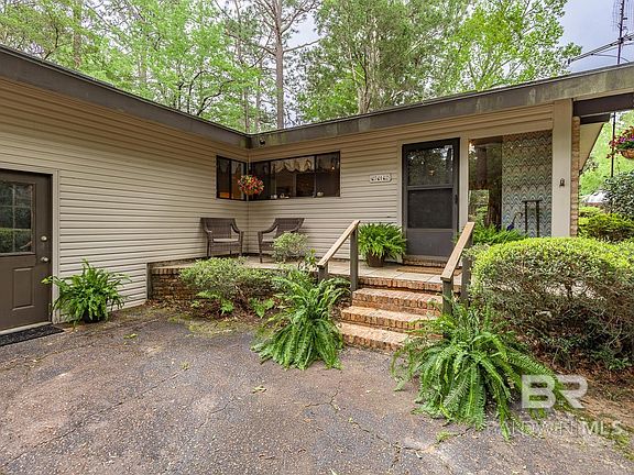 3rd image of 712 Cedar Ave