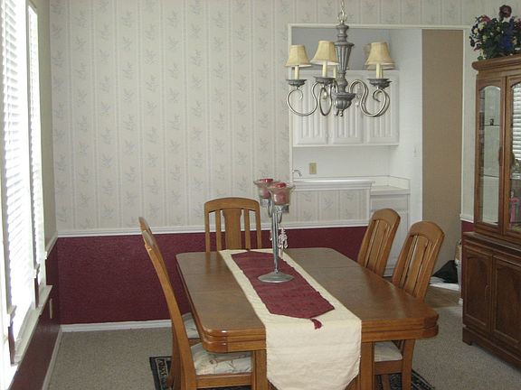 Formal Dining
