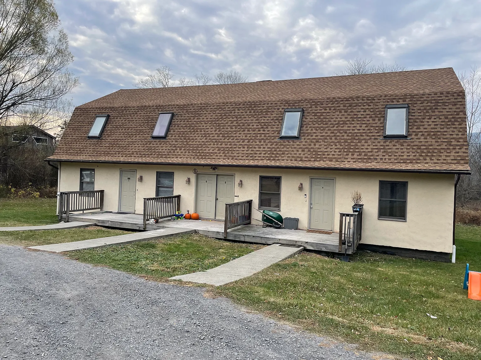 2 bed, 690 sqft, $1,700 — Photo 1