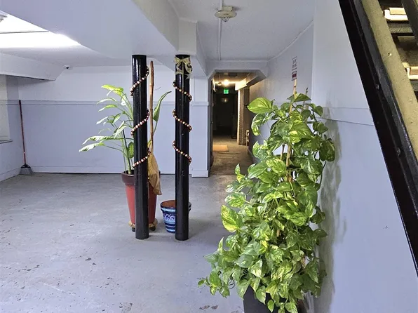 327 Jackson Street image 40 of 47