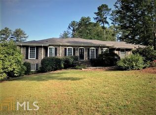 5001 Pineview Ter, Fayetteville, GA 30214