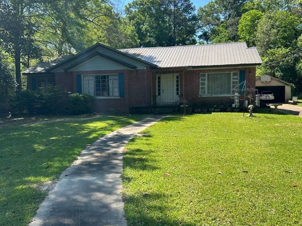 331 E Adams St, Kosciusko, MS 39090