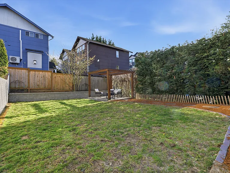 3557 S Hudson St — Photo 16