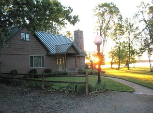 10856 Puryear Dr, Interlochen, MI 49643