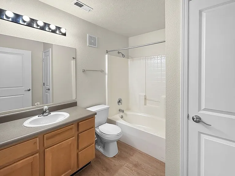 705 Beachfront Dr — Photo 21