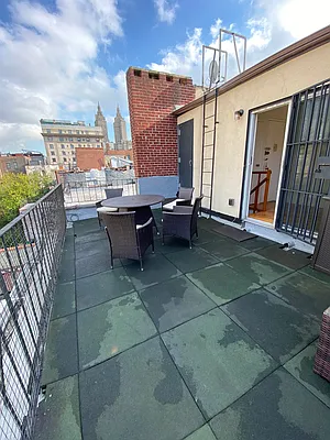 Rented by Harris Philip NYC | media 4
