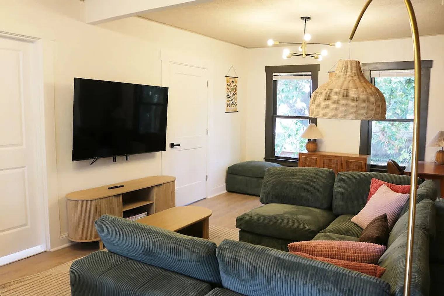 2 bed, 2.0 bath, 775 sqft, $4,859 — Photo 2