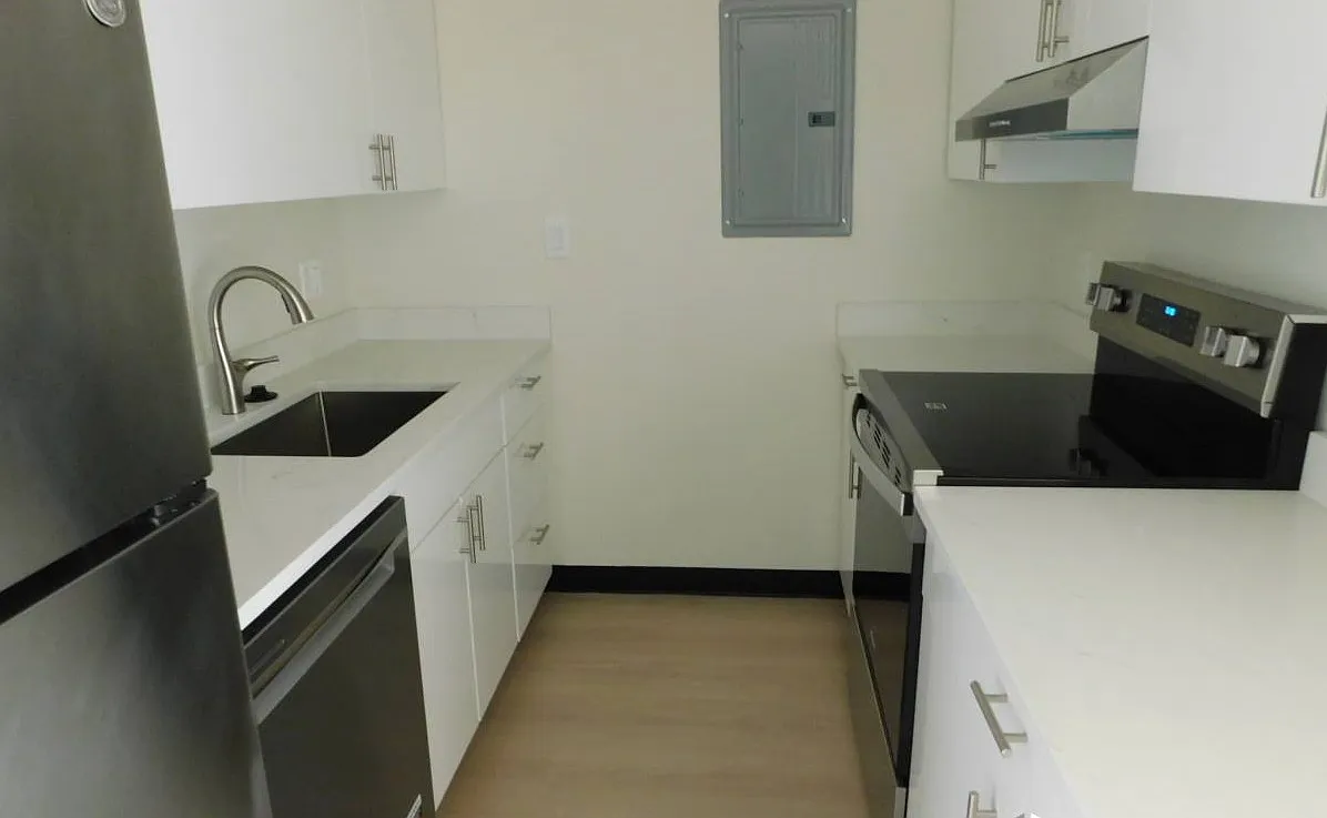 2 bed, 880 sqft, $3,800 — Photo 3