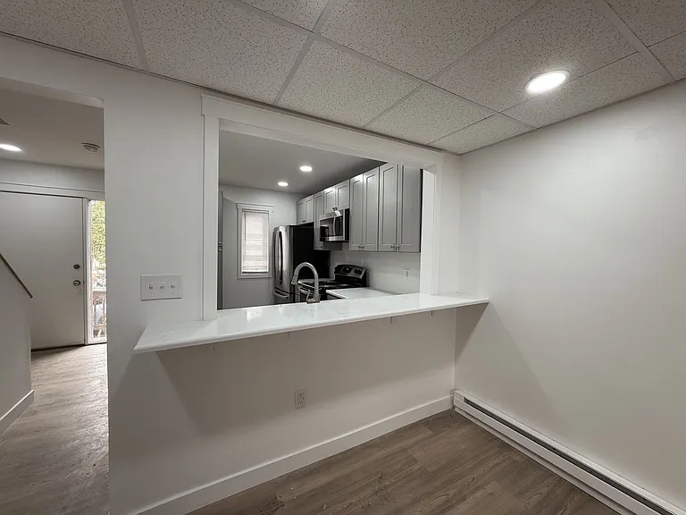 719 W College Ave — Photo 7