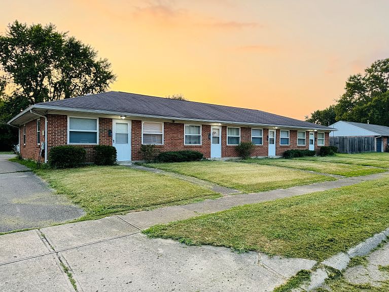 1st image of 2411 Broadmoor Dr #2411