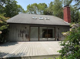 165 Roses Grove Rd, Southampton, NY 11976