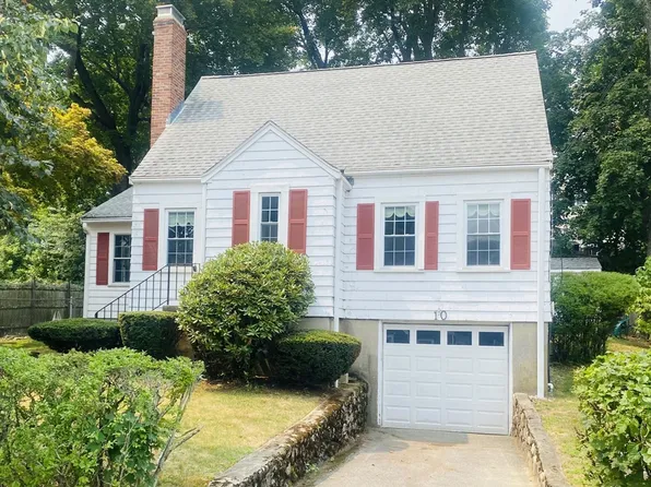 10 Seward Rd, Stoneham, MA 02180
