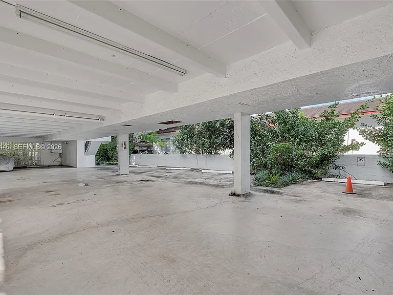 1114 S Douglas Rd #4 — Photo 15