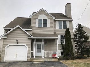 284 Hillside Rd, North Andover, MA 01845