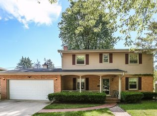 1159 Blackhawk Dr, Elgin, IL 60120