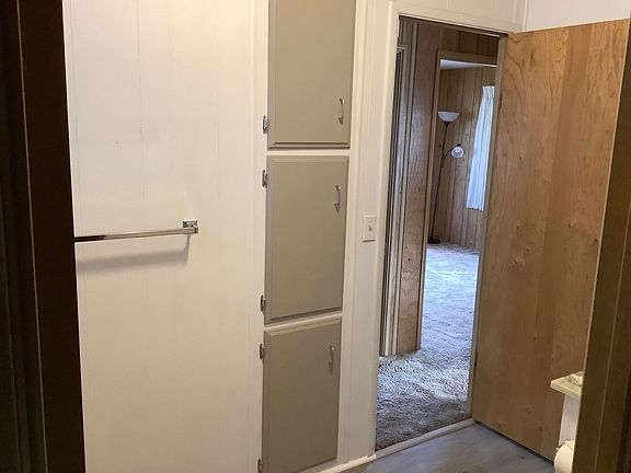 3rd image of 7621 Bard St