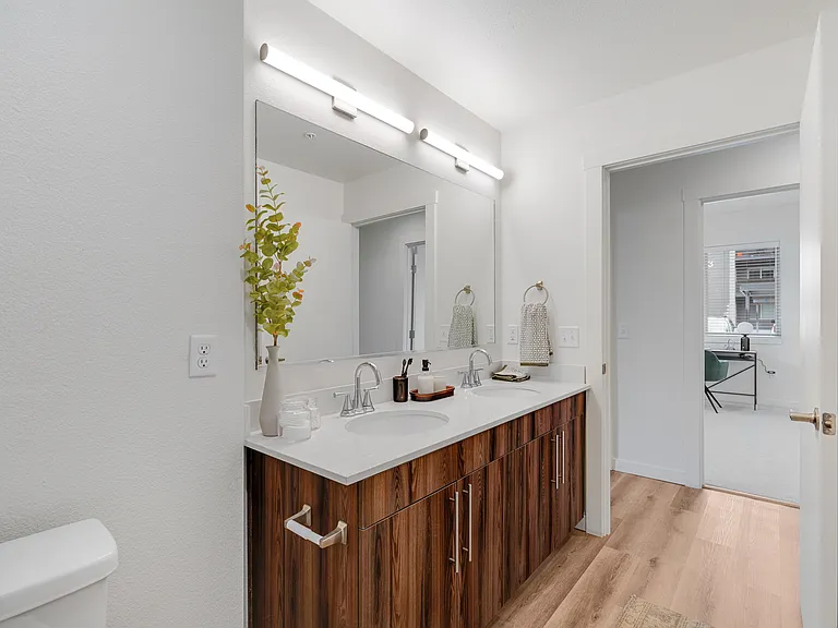 Aurora Apartment Homes — Photo 6