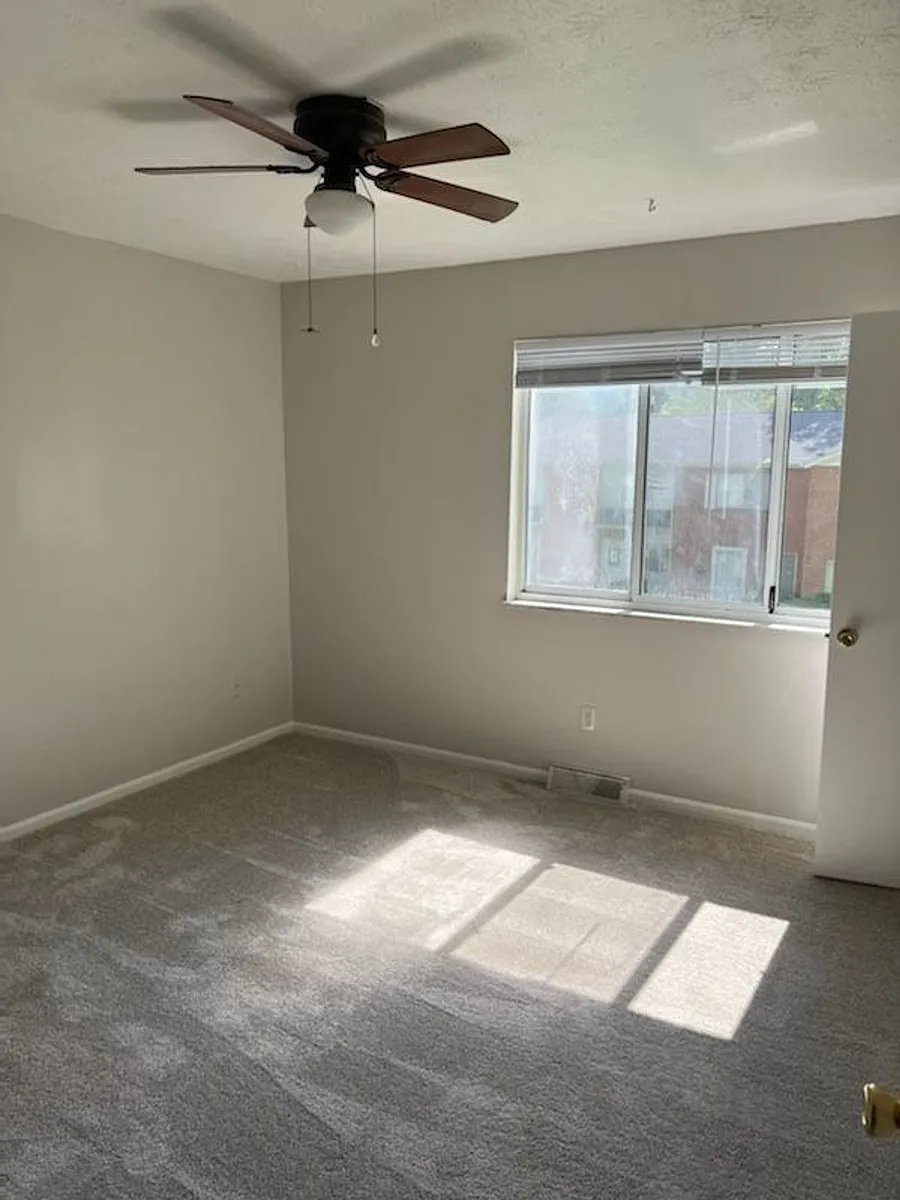 Building Photo - 1727 Garden Ln #1733