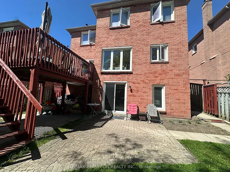 9 Captain Francis Dr #BASEMENT — Photo 2