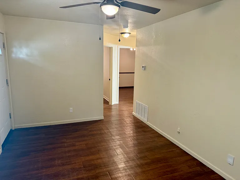 1008 S Locust Dr — Photo 7