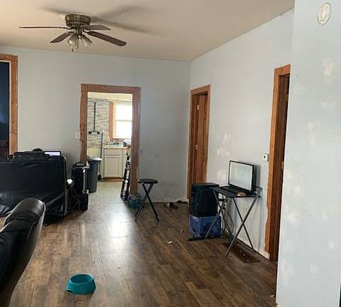 2nd image of 821 N Oxford St