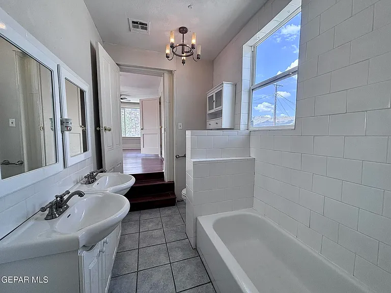 215 W Rio Grande Ave — Photo 19