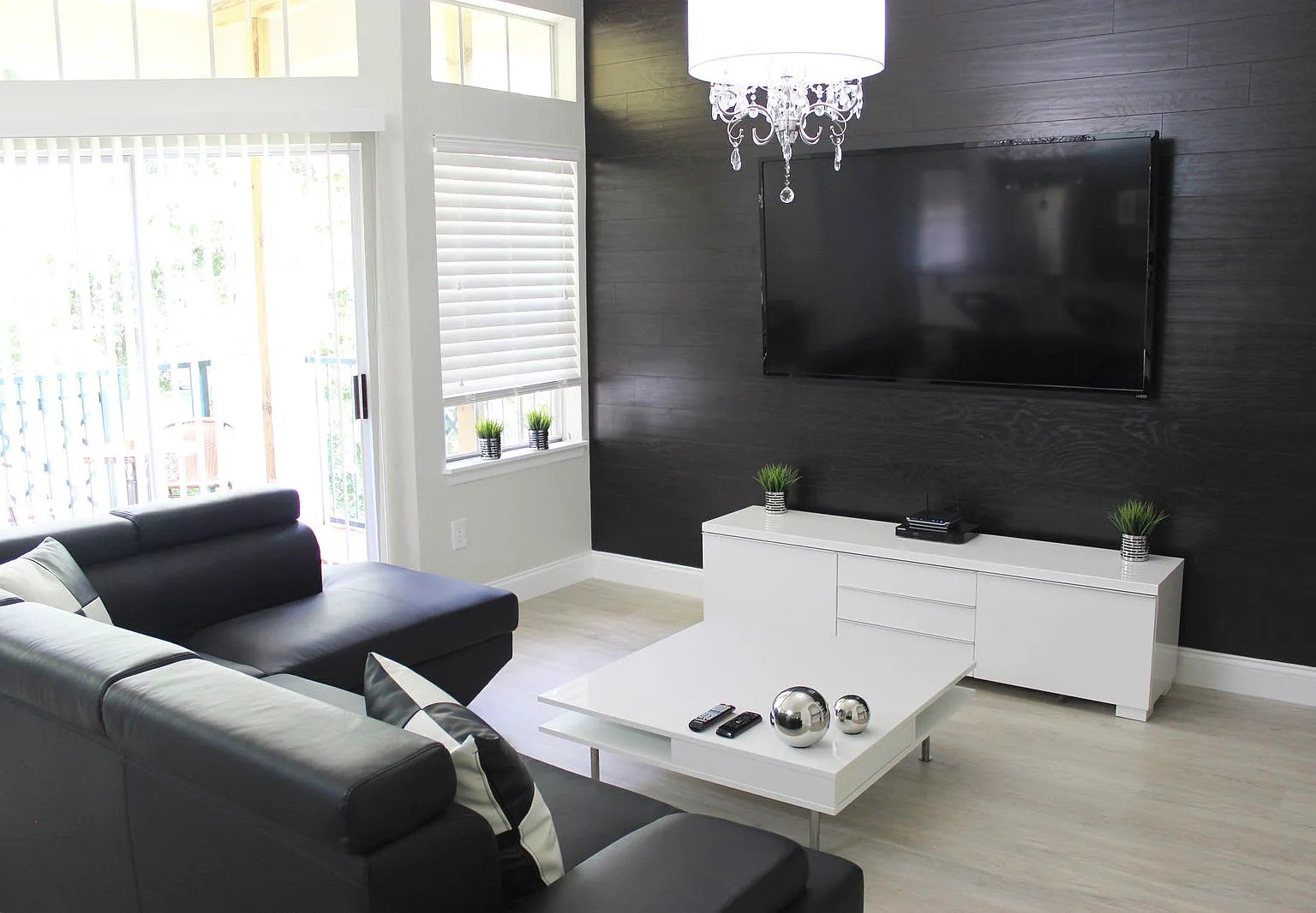 1 bed, 1.0 bath, 842 sqft, $2,500 — Photo 3