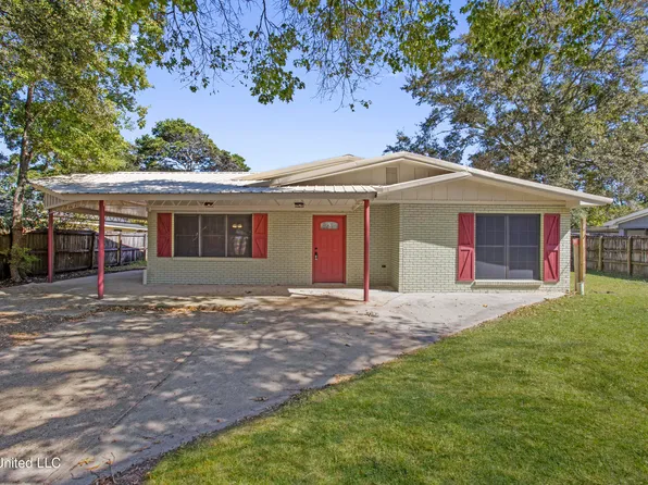 2714 Lynwood St, Pascagoula, MS 39567
