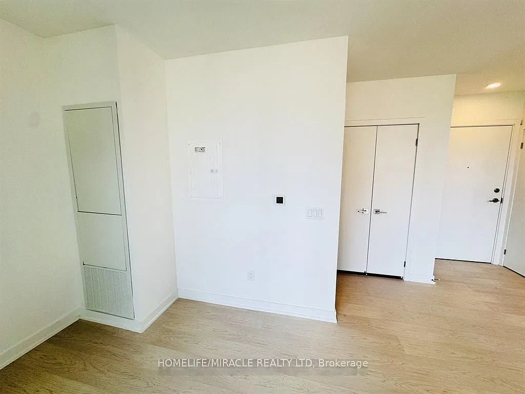 Studio, $1,999 — Photo 3