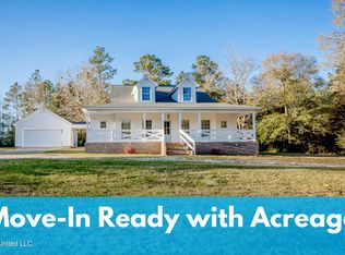 2408 River Bluffs Dr, Vancleave, MS 39565