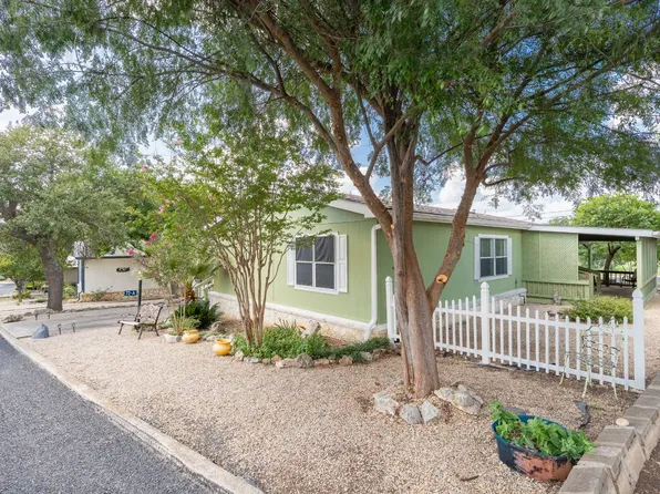 72 N Apache Dr #A, Kerrville, TX 78028
