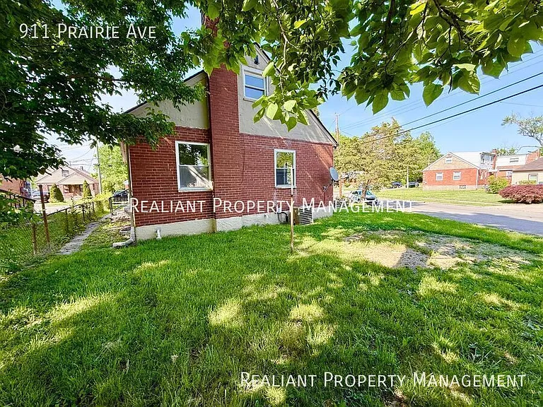 911 Prairie Ave — Photo 17
