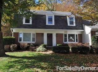 6404 Four Oaks Ln, Burke, VA 22015