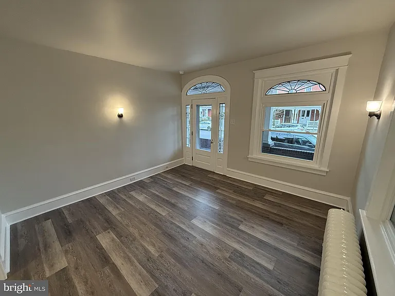 55 King St — Photo 6