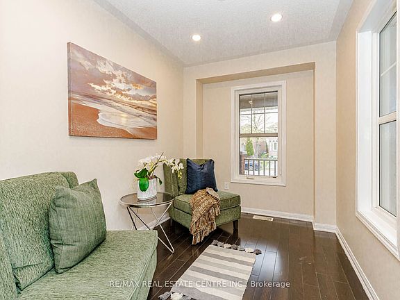 4th image of 187 Lockwood Rd