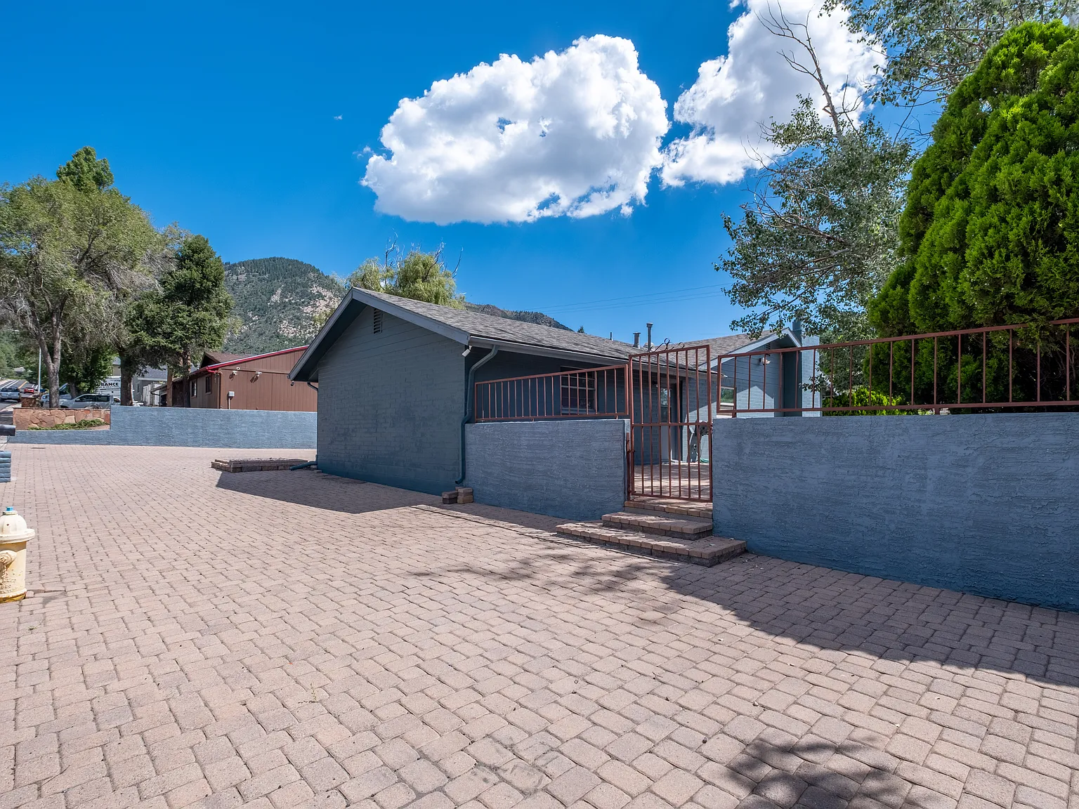 3 bed, 1722 sqft, $2,700 — Photo 3