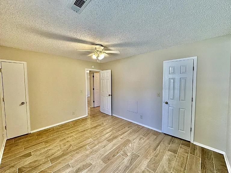 1320 W Linden St — Photo 16