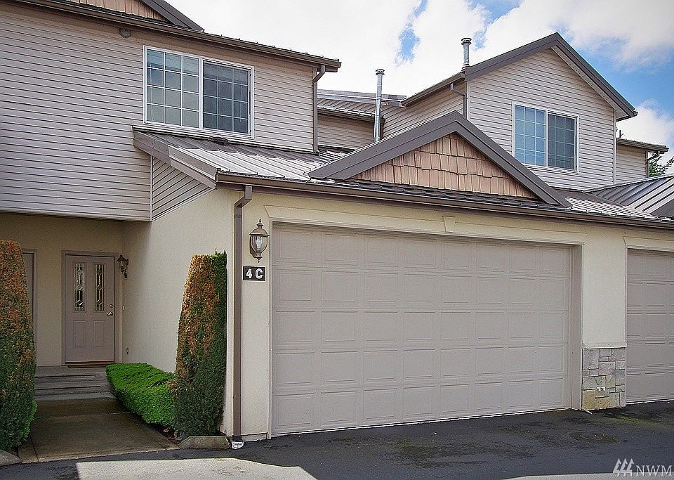 1st image of 418 17th St SE Unit 4C