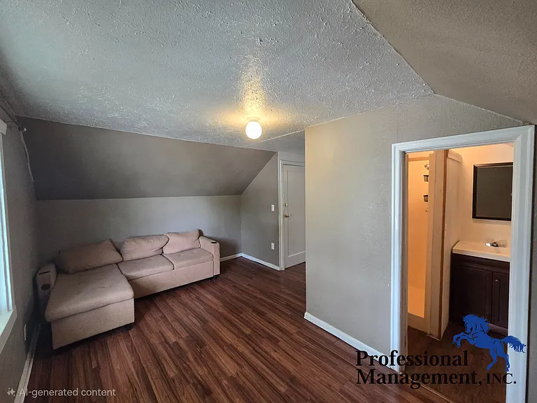 24 1/2 Van Buren St #1/2 — Photo 2