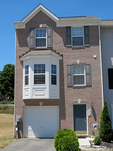 943 Monet Dr Photo 1