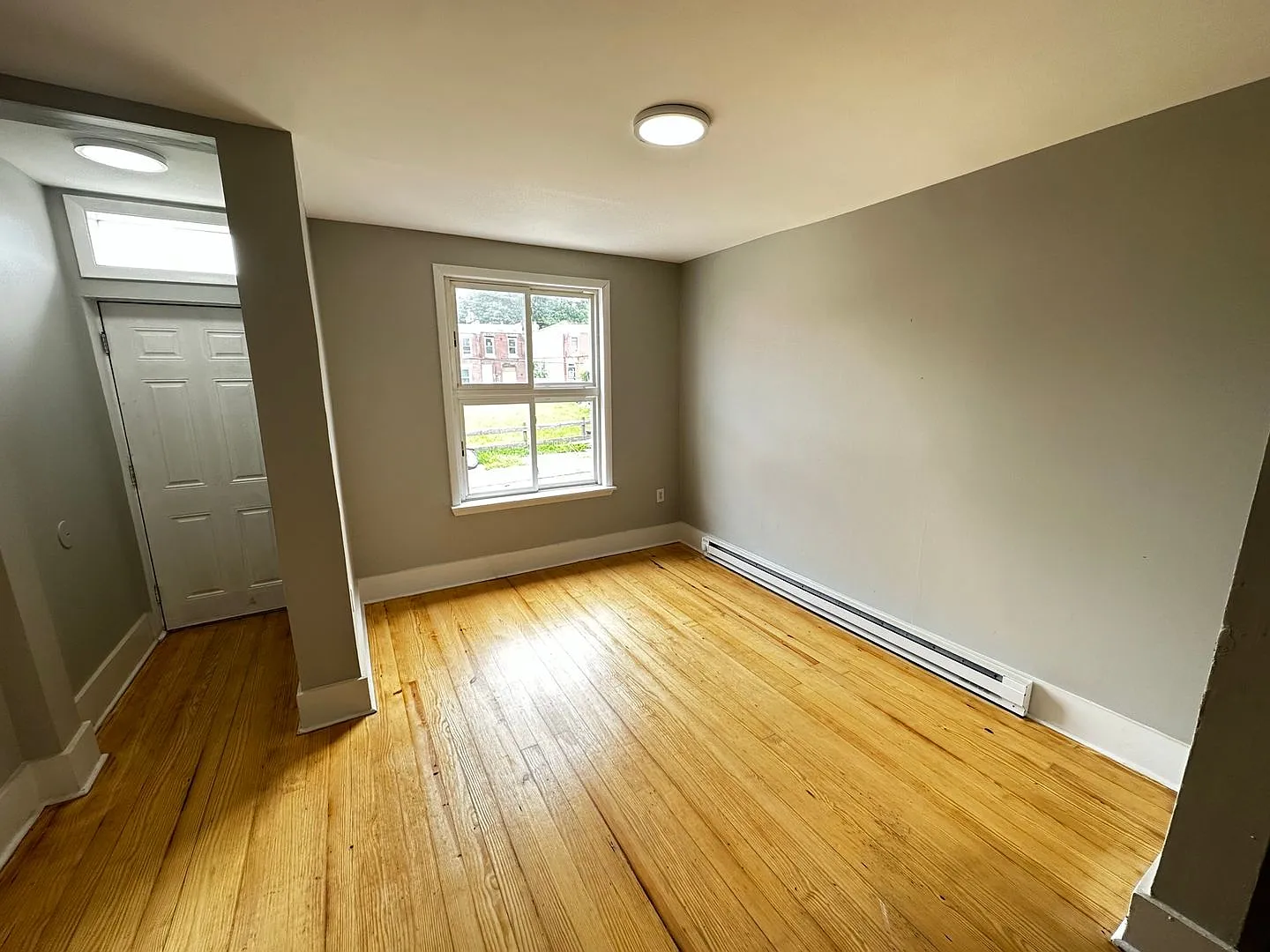 Charming & Renovated 2-Bedroom Home Near Girard & Fairmount Park! — Photo 3