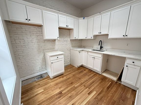 5th image of 29 Salutation St APT 4