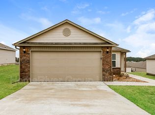 1099 Huntington Dr, Benton, AR 72019