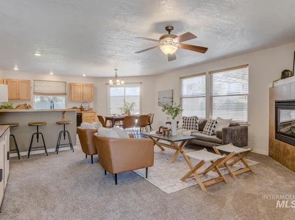 2950 N Saint James Pl, Boise, ID 83703
