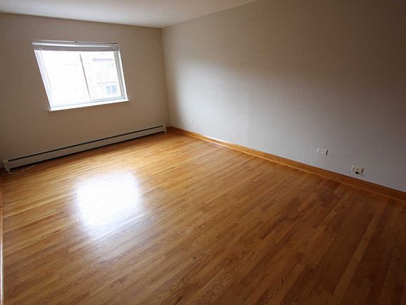 5th image of 2920 N Harlem Ave APT 4D