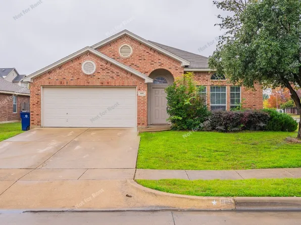 800 Bur Oak Dr, Burleson, TX 76028