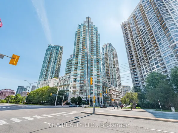3939 Duke Of York Blvd #306, Mississauga, ON L5B 4N2