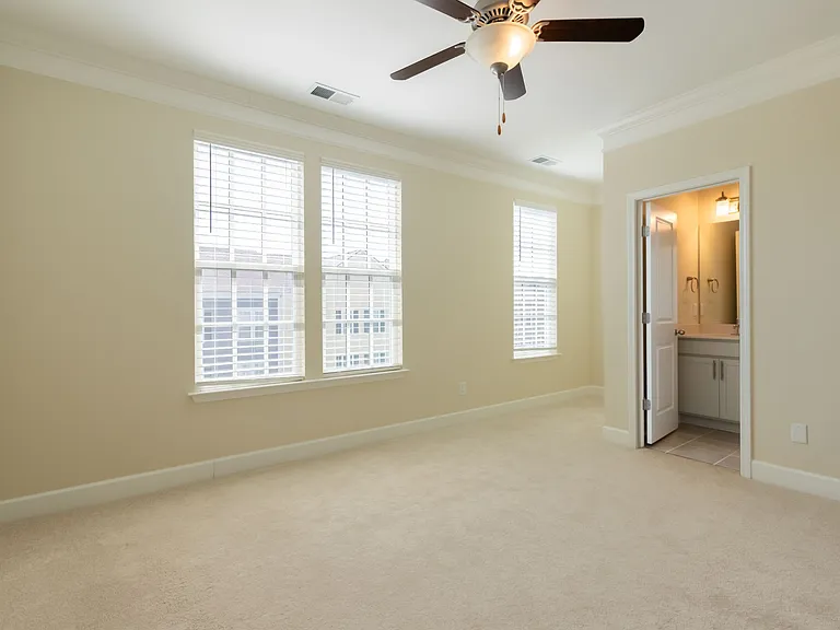 305 Kara Ln — Photo 23