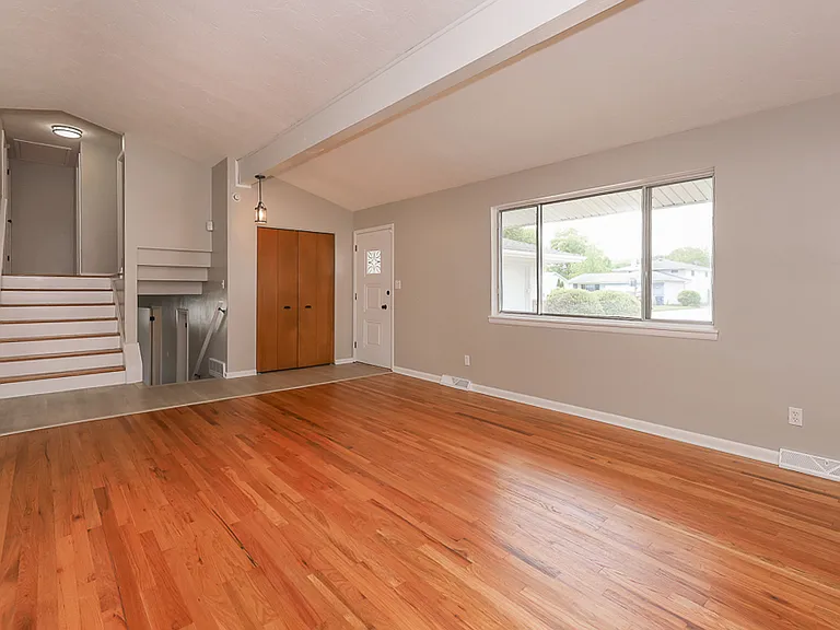 22290 Sharon Ln — Photo 3