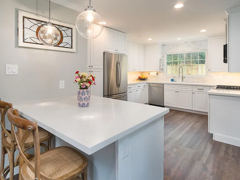 726 Thistlewood Dr — Photo 10